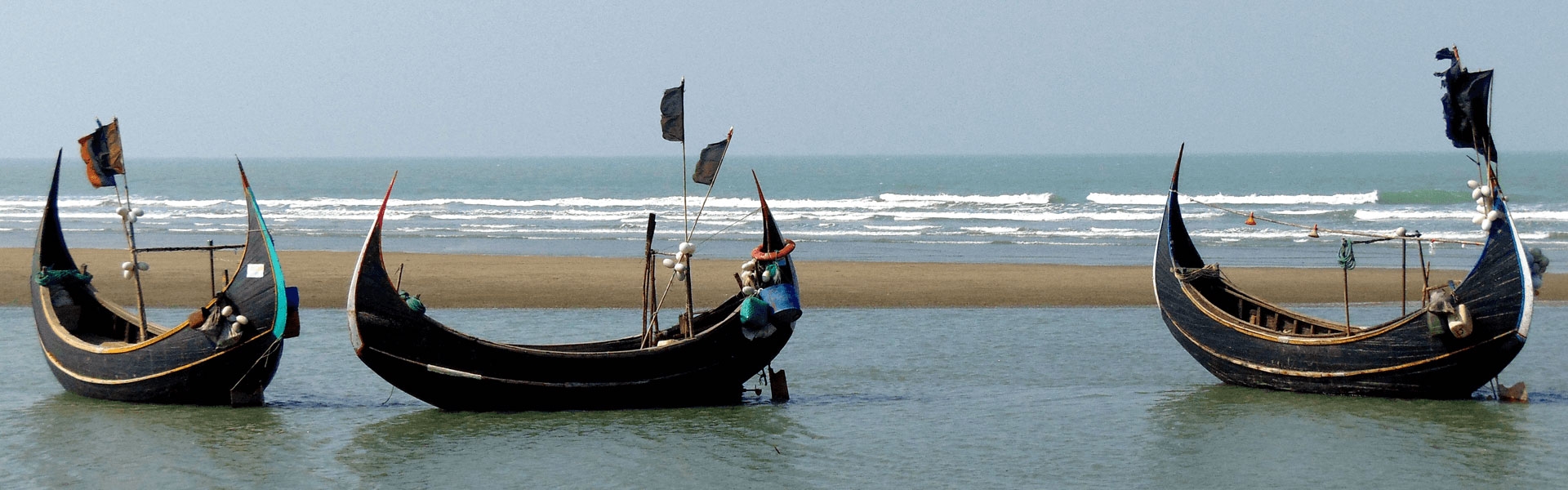 Holiday on beach & island things to do image